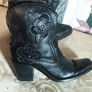 MIA.Black Leather Boots🎊Hp🎊2/9/20